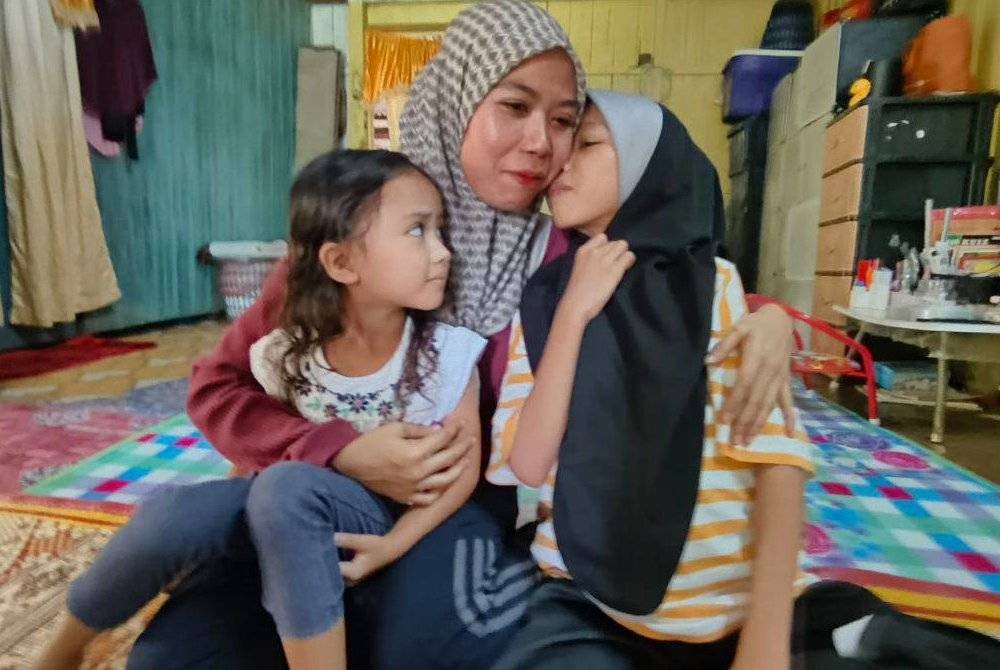 Siti Nazirah memberitahu dia tidak kuat untuk menghadapi ujian tersebut namun apabila melihat Nor Ariana yang kuat semangat, langsung tidak menangis mahupun merengek sepanjang mendapatkan rawatan kemoterapi, menjadikan dirinya bersemangat.
