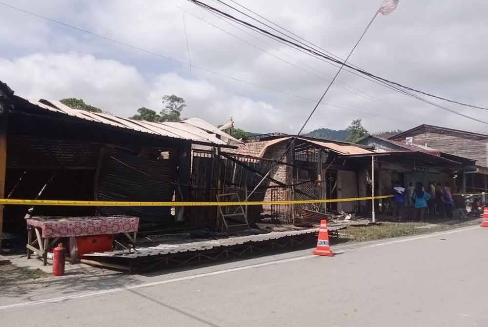 Keadaan premis yang terbakar di Kampung Chennah, Jelebu.