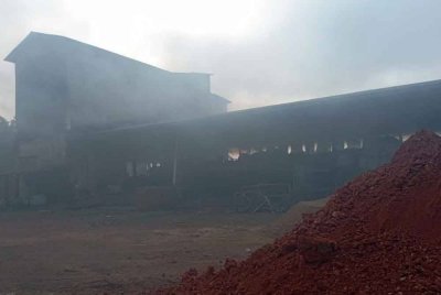 Sebuah story disyaki tempat simpan barang e-waste terbakar dalam kejadian pada Jumaat.