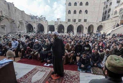 Penduduk Palestin menunaikan solat jenazah ghaib buat Deif di Masjid Besar Gaza pada 31 Januari lalu.