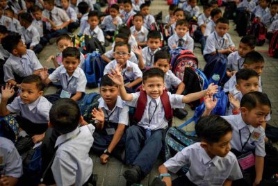 Gelagat murid-murid sekolah rendah pada hari pertama sesi persekolahan 2025/2026 ketika tinjauan di Sekolah Kebangsaan Taman Pelangi pada Isnin. Foto Bernama
--fotoBERNAMA (2025) HAK CIPTA TERPELIHARA