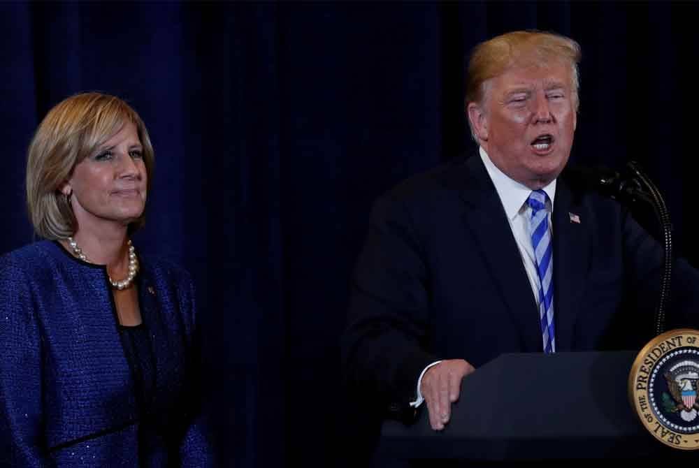 Claudia Tenney (kiri) mengemukakan rang undang-undang bagi menjadikan hari lahir Donald Trump pada 14 Jun sebagai cuti umum persekutuan, menyamakan dengan pengiktirafan Hari Presiden yang memperingati kelahiran George Washington - Foto: Agensi