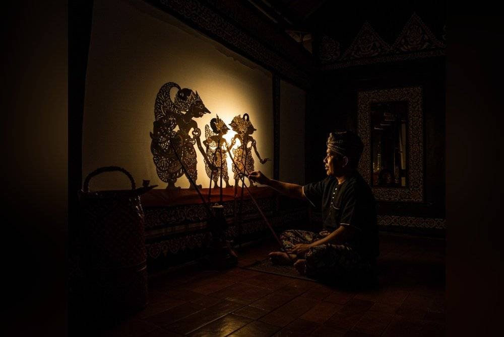 Patung berukuran kecil atau besar, disesuaikan dengan budaya tempatan. Foto dijana oleh AI