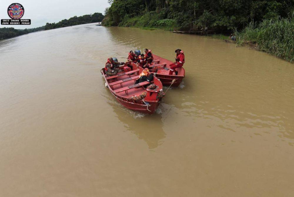 Pasukan mencari dan menyelamat akan menggunakan kaedah pusaran air di titik lokasi kejadian bagi mendapatkan petunjuk baharu mangsa. Foto Bomba Perak