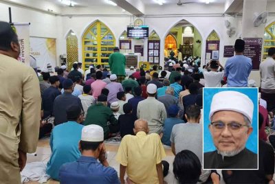 Penetapan solat sunat tarawih di masjid dan surau di seluruh Pahang ialah 20 rakaat dengan tiga rakaat witir dua salam, Ramadan ini - Gambar hiasan, gambar kecil: Asmadi