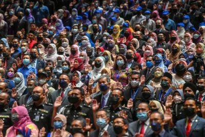 JPA tidak mengeluarkan arahan bagi menamatkan kontrak secara besar-besaran terhadap pegawai yang tidak memiliki SPM. Gambar hiasan