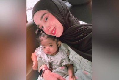 Nur Atiqah memohon doa orang ramai agar pembedahan pemindahan hati anaknya berjalan lancar.