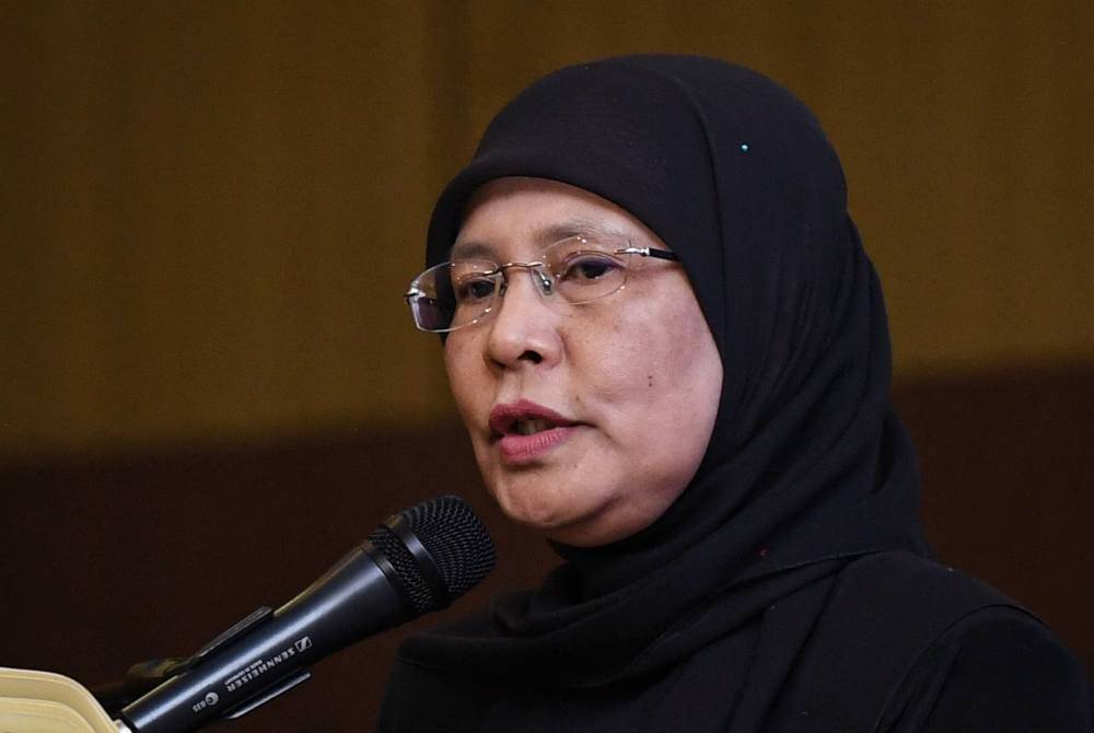 Tengku Maimun menyampaikan pandangan tersebut semasa majlis pelancaran buku 'Malaysian Tax Law & Principles” yang ditulis oleh tiga peguam iaitu Datuk DP Naban, S. Saravana Kumar dan Nur Amira Ahmad Azhar di Pusat Konvensyen Sime Darby di sini pada Selasa. Foto Bernama