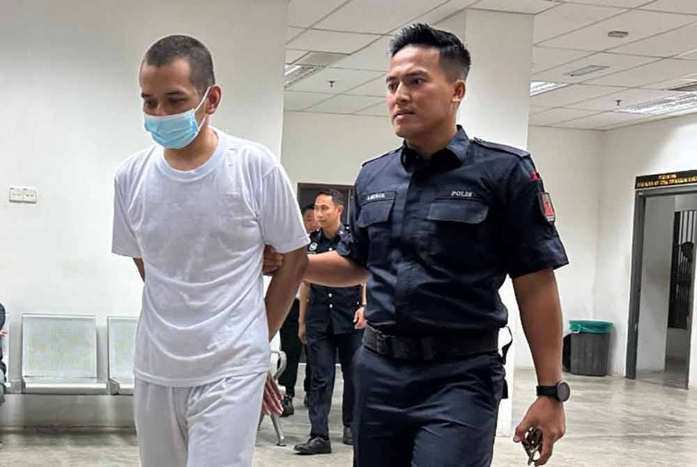 Hafizul Hawari, 38, mengaku bersalah di Mahkamah Sesyen Kota Bahru pada Rabu atas tujuh pertuduhan termasuk memiliki senjata api pada 14 April tahun lepas. Gambar fail