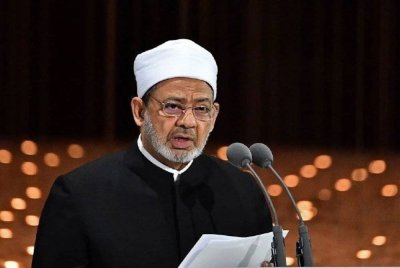 Imam Besar Al-Azhar Al-Sharif, Dr Ahmed Al-Tayyeb menyeru negara-negara Islam untuk bersatu dan menangani cabaran semasa melalui persefahaman serta kerjasama erat.