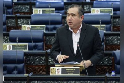 Anthony Loke ketika sesi penggulungan titah Diraja ketika Mesyuarat Pertama Penggal Keempat Parlimen ke-15 di Dewan Rakyat hari ini. Foto Bernama