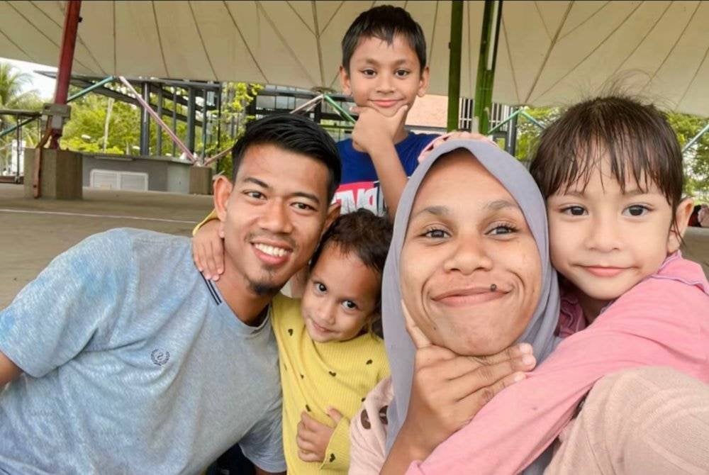 Mira Nirawani dan Muhammad Alif Malek mengganggap tiga beratik berstatus anak yatim seperti anak sendiri.