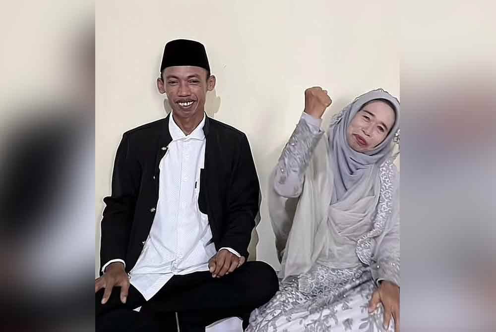 Video pasangan ini menjadi tular dan mendapat pelbagai reaksi warganet.