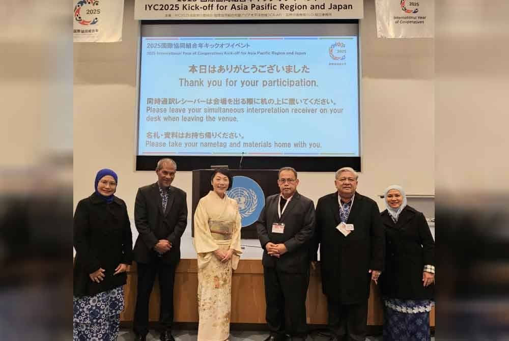 Abdul Fattah (tiga dari kanan) bersama delegasi Malaysia dan jawatankuasa IYC 2025.