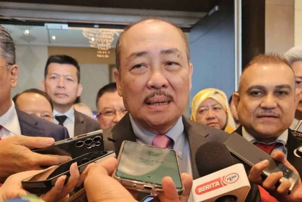 Datuk Seri Hajiji Noor