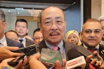 Datuk Seri Hajiji Noor