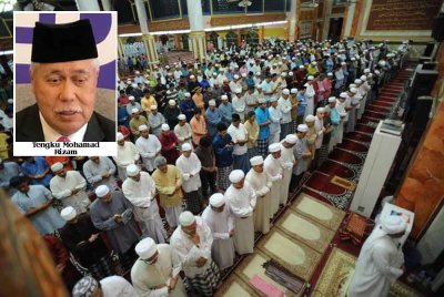 MAIK menggalakkan masjid di bawah seliaannya menggunakan khidmat penghafaz al-Quran tempatan sebagai imam solat tarawih sepanjang Ramadan tahun ini. - Gambar hiasan