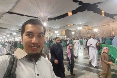 MUHAMMAD FAWWAZ menyifatkan bulan Ramadan terutama pada 10 malam terakhir merupakan peluang terbaik untuk mengabdikan diri dalam beribadah, selain melakukan iktikaf di dalam Masjidil Haram tanpa gangguan. -Foto: IHSAN MUHAMMAD FAWWAZ AMINUDDIN 