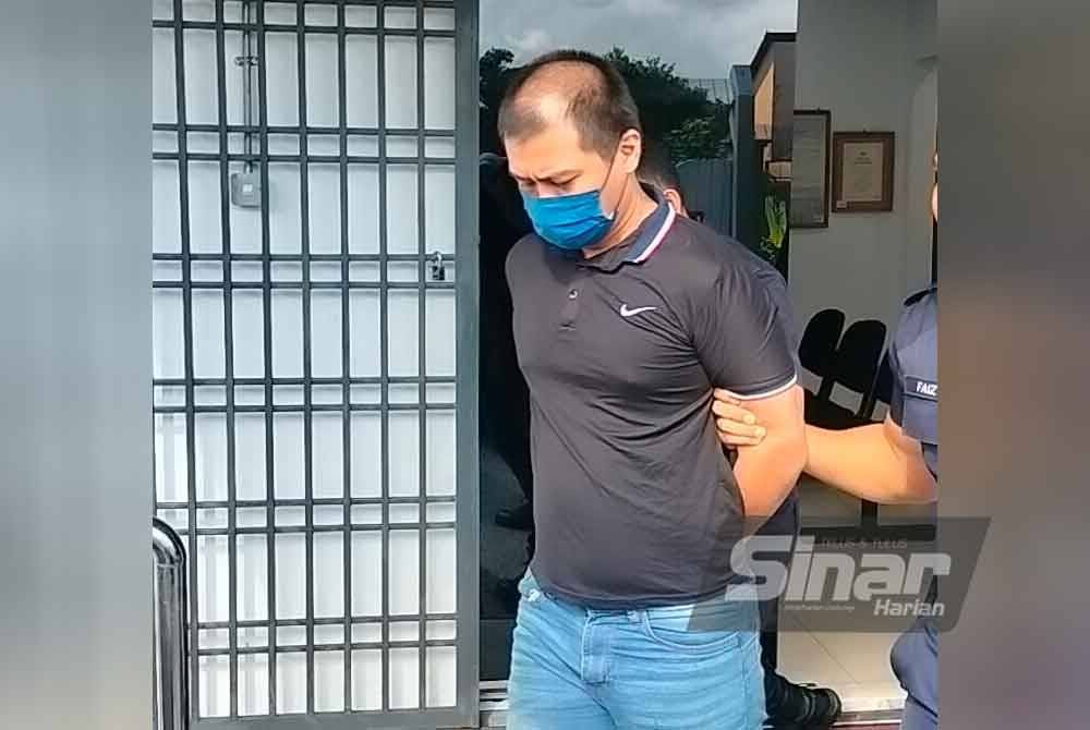 Tertuduh didakwa mengikut Seksyen 307 Kanun Keseksaan dibaca bersama Seksyen 109 kanun sama yang memperuntukkan hukuman penjara maksimum 10 tahun jika sabit kesalahan.