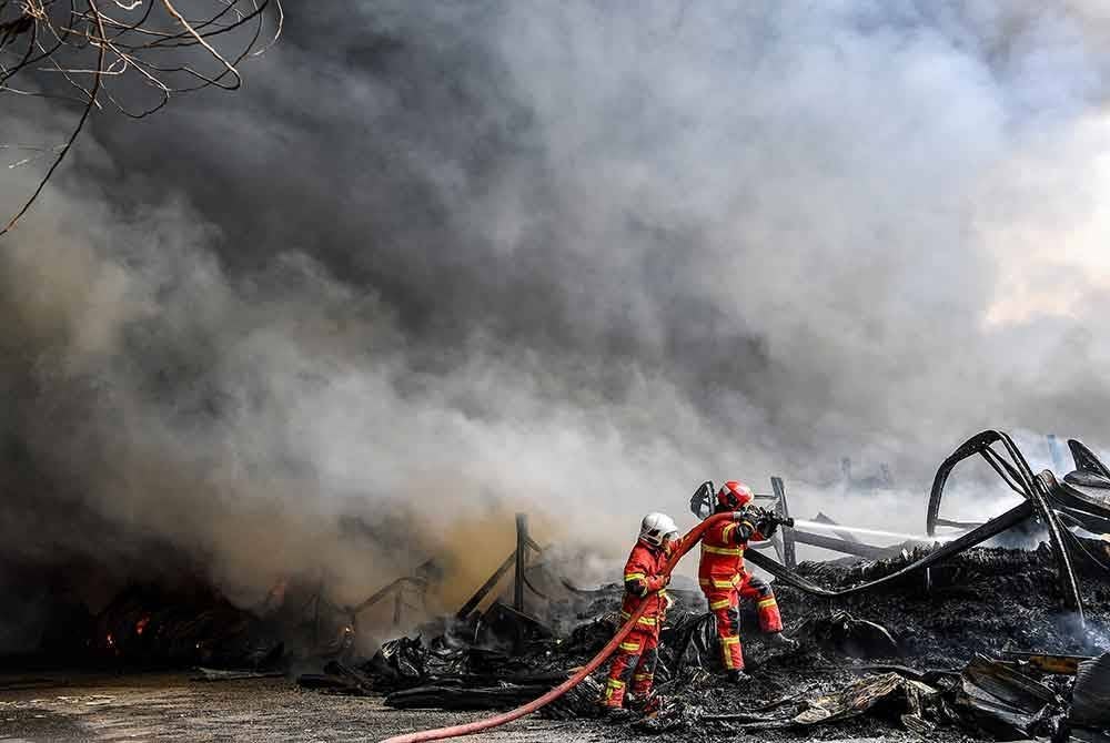 Operasi berkenaan melibatkan seorang pegawai kanan dan 28 anggota termasuk beberapa jentera. Foto Bernama