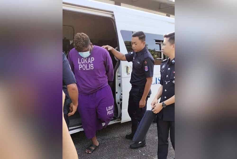 Suspek tiba ke Mahkamah, pada Jumaat.