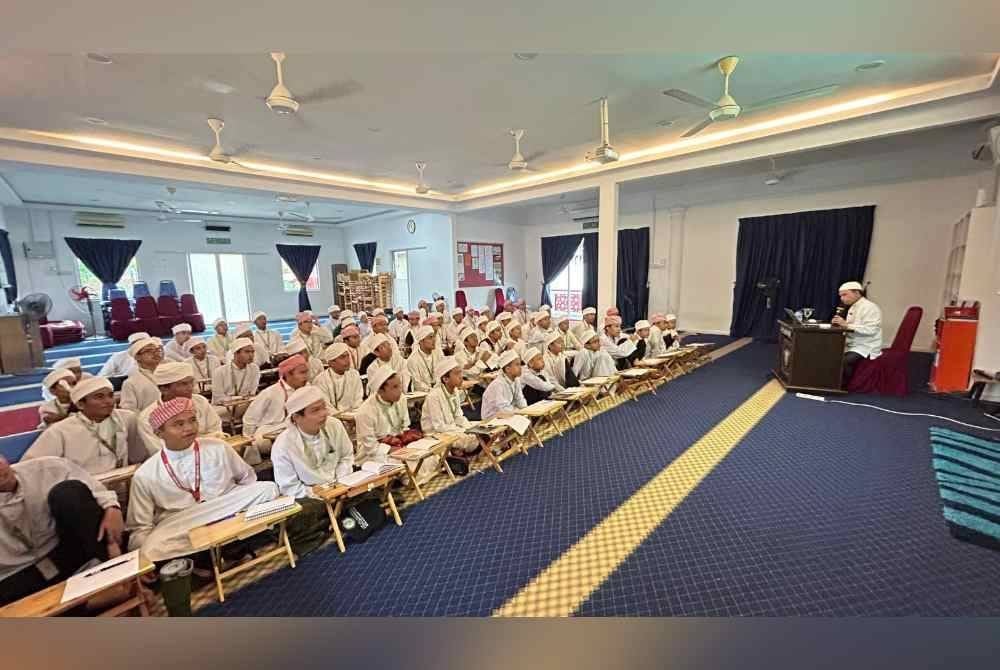 Sesi pembelajaran yang kondusif di Madrasah Tahfiz Yamin.