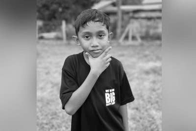 Mohamad Fahmi berusia 10 tahun yang dirawat di Unit Rawatan Rapi Pediatrik (PICU) HPP menghembuskan nafas terakhirnya pada jam kira-kira 11 malam Khamis.