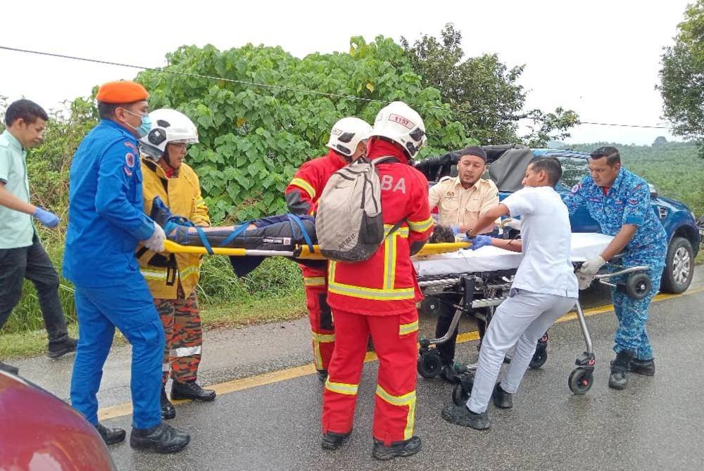 Operasi menyelamat mangsa melibatkan lapan anggota dari Balai Bomba dan Penyelamat Kuala Krai dengan dibantu oleh empat anggota dari Pasukan Bomba Sukarelawan Guchil.