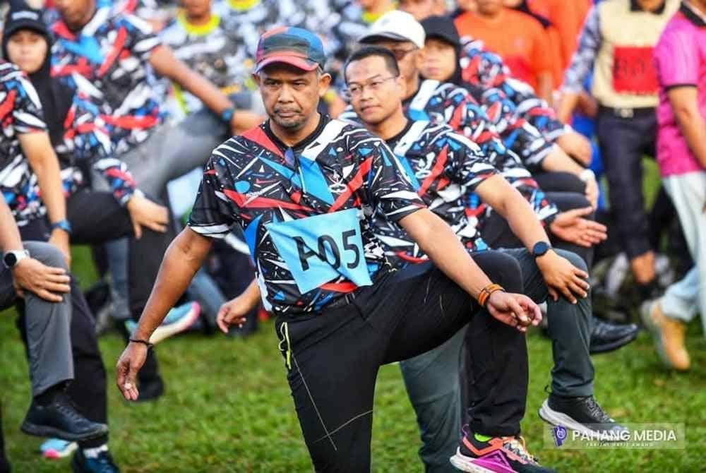 Peserta melakukan regangan sebelum memulakan cabaran masing-masing. Foto: Ihsan Pahang Media