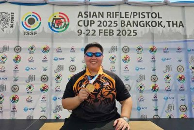 Alia Sazana melakar rekod baharu pada Kejohanan Rifle/Pistol Piala Asia 2025 di Bangkok baru-baru ini.