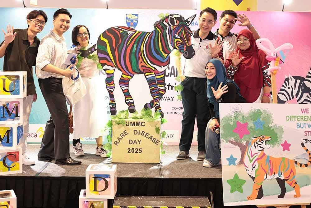 Antara pesakit dan ahli keluarga yang menghadiri sambutan Hari Penyakit Jarang Jumpa 2025 anjuran PPMU dan AstraZaneca. - Foto Ihsan penganjur