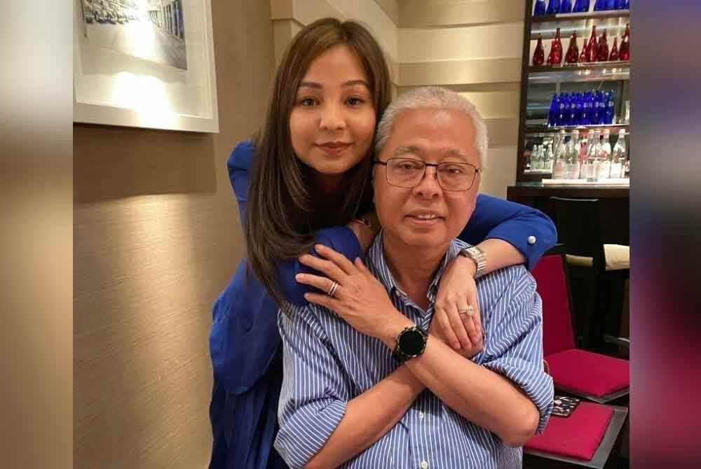 Nina dan bapanya, Ismail Sabri.