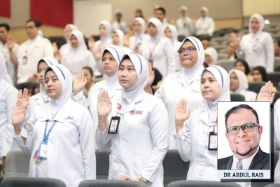 Pengambilan jururawat dan latihan melibatkan kos tinggi yang perlu ditanggung kerajaan. Gambar kecil: Dr Abdul Rais