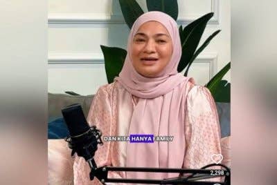 Noor Kartini ketika berkongsi cerita dalam satu program temu bual.
