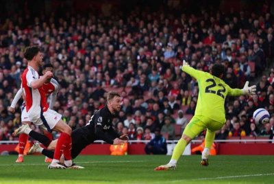 Bowen memastikan Arsenal berputih mata di Emirates. Foto: Agensi