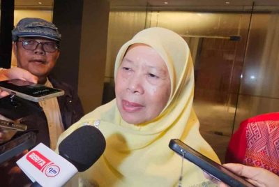 Azizah ketika ditemui pemberita selepas menghadiri Majlis Apresiasi Media di Kota Kinabalu.