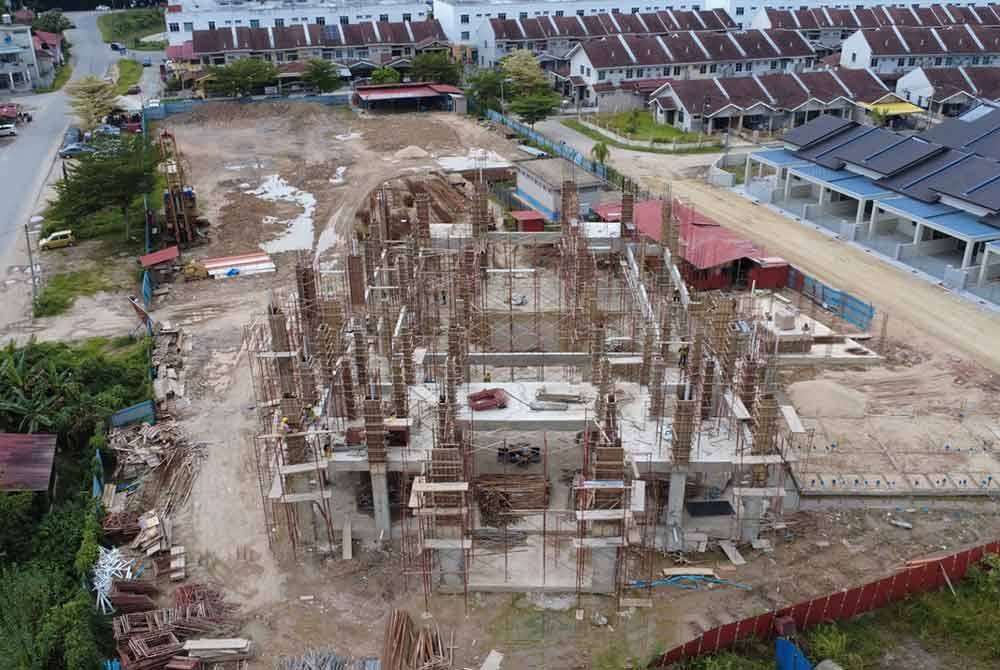 Masjid Mukim Kecil Bandar Baru Kuala Krai atau Masjid Ibnu Batutah di Kuala Krai akan menjadi pusat setempat penduduk menerusi pelbagai kemudahan awam yang disediakan seperti taman rekreasi, medan selera selain sebagai tempat ibadah.