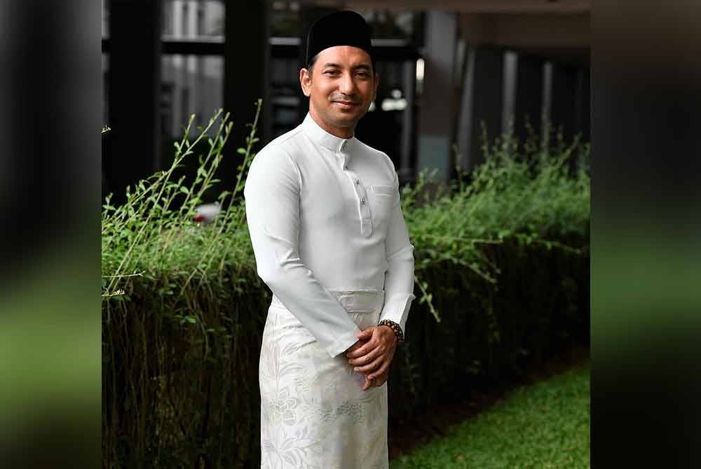 Zizan terus bekerja keras mencari duit kerana ALLAH SWT.