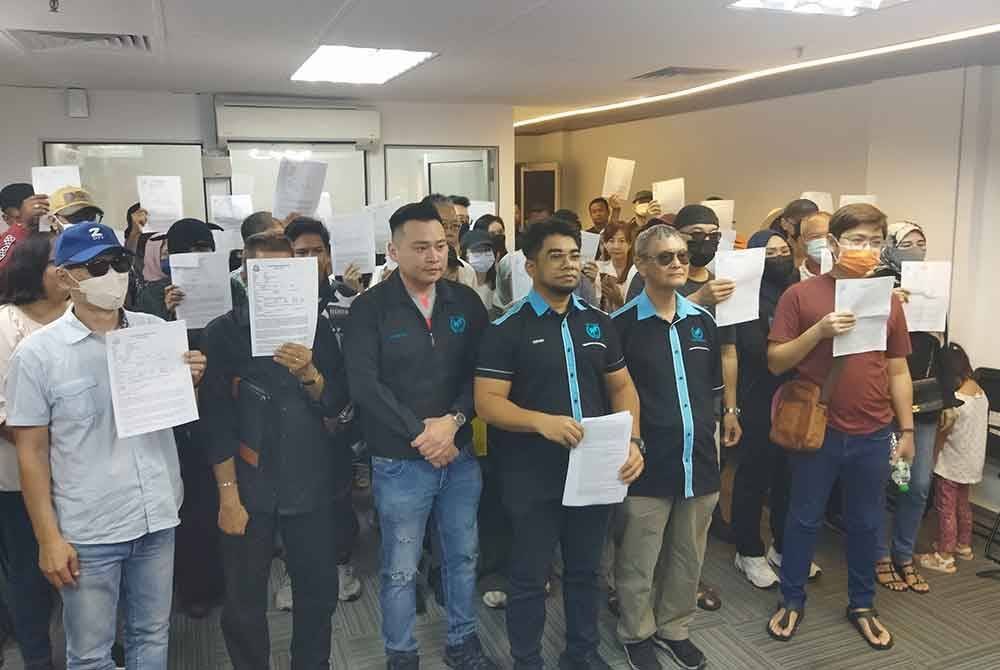 Mangsa yang hadir pada sidang akhbar di pejabat MHO di Kuala Lumpur pada Isnin.