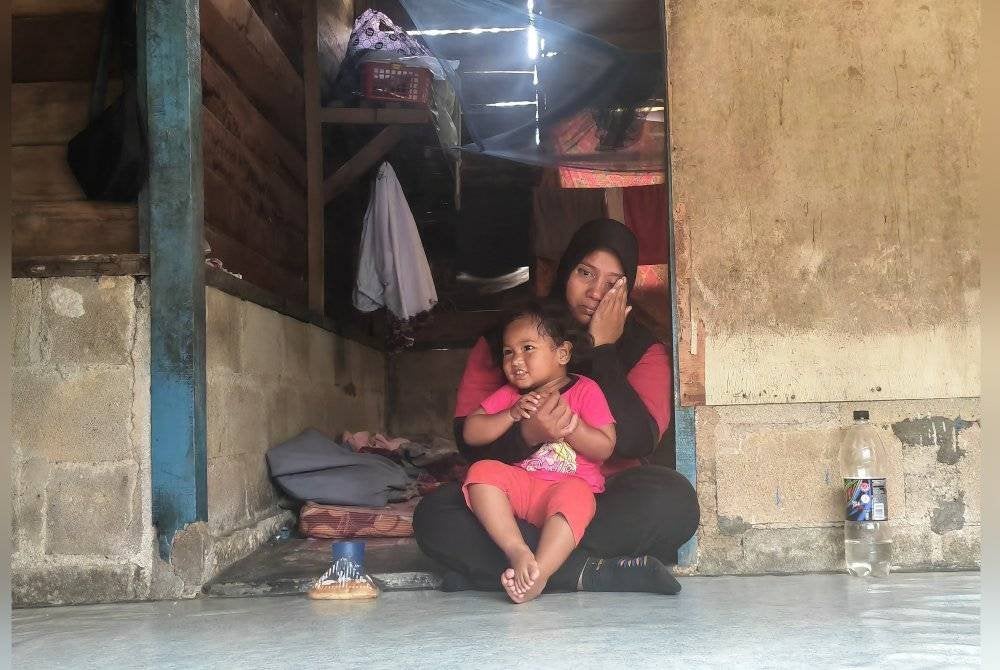 Norshima tidak dapat menahan kesedihan menceritakan kesusahan hidupnya