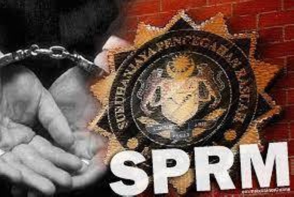 SPRM Johor menahan seorang penolong jurutera sebuah universiti awam berhubung salah guna kuasa berkaitan satu projek bernilai lebih RM13 juta.