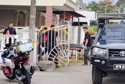 Seorang penyanyi sambilan yang juga ibu kepada tiga anak ditemukan mati dipercayai dibunuh teman lelaki di sebuah rumah di Taman Seri Mangga pada Ahad.