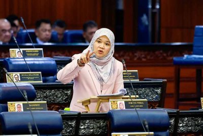 Fadhlina pada sesi penggulungan Usul Menjunjung Kasih Titah Diraja bagi kementerian itu ketika Mesyuarat Pertama Penggal Keempat Parlimen ke-15 di Dewan Rakyat pada Isnin. Foto Bernama