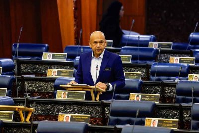 Armizan pada sesi penggulungan Usul Menjunjung Kasih Titah Diraja bagi kementerian berkenaan ketika Mesyuarat Pertama Penggal Keempat Parlimen ke-15 di Dewan Rakyat pada Isnin. Foto Bernama