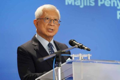 Pengerusi Kumpulan PNB, YM Raja Tan Sri Arshad Raja Tun Uda menyampaikan ucapan Majlis Penyerahan Memorandum Persefahaman (MOU) diantara PNB dan Universiti Awam dan Universiti Berkaitan Kerajaan Program Celik Madani di Menara Merdeka 118, Kuala Lumpur. Foto SINAR HARIAN/ROSLI TALIB