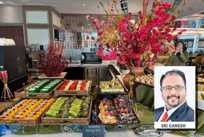 Menjadi kelaziman hotel-hotel di seluruh negara menawarkan bufet Ramadan untuk berbuka puasa. Foto hiasan (Gambar kecil: Sri Ganesh)