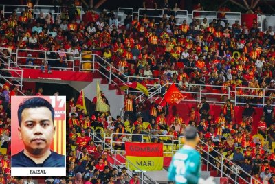 Sebahagian penyokong setia Red Giants yang hadir dalam perlawanan akhir timbal balik kedua Piala Cabaran menentang PDRM di Stadium MBPJ pada Sabtu. Foto Selangor FC. (Gambar kecil: Faizal)