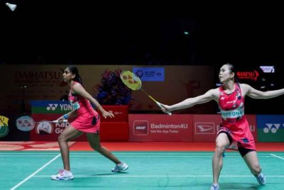 Pearly dan Thinaah bertekad memecah kebuntuan menjadi gandingan pertama Malaysia selepas 18 tahun mara ke separuh akhir pada Kejohanan Badminton Seluruh England di Birmingham, bulan depan. Foto Bernama