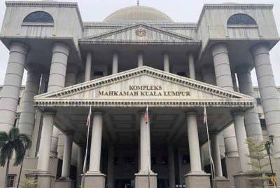 Seorang doktor sebuah hospital swasta didenda RM2,000 oleh Mahkamah Majistret di Kuala Lumpur pada Selasa kerana mengeluarkan perakuan kelahiran palsu kepada JPN. Gambar hiasan