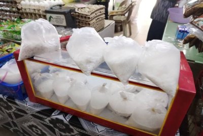 KPDN telah membuka tiga kertas siasatan serta mengeluarkan 47 notis ke atas peniaga kelapa dan santan kelapa yang didapati menaikkan harga. Gambar hiasan